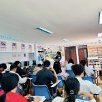 สกร.ระดับอำเภอเมืองนครราชสีมา จัดกิจกรรม 5ส. ร่วมกันทำความสะอาดเพื่อสร้างสภาพแวดล้อมที่ดีในการเรียนการสอน รวมทั้งจัดการเรียนการสอนรูปแบบพบกลุ่ม ในวิชาภาษาอังกฤษในชีวิตประจำวัน พต2100