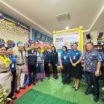 นายค​มพิ​สิษฐ์​ ดัง​ไธ​สงฆ์​ ผู้​อำนวยการ​ศูนย์​ส่งเสริ​มการ​เรียนรู้​ระดับ​อำเภอ​โนนสูง​ ร่วมต้อนรับการลงพื้นที่ตรวจราชการของรองนายกรัฐมนตรี และรัฐมนตรีว่าการกระทรวงเกษตรและสหกรณ์ (ร้อยเอกธรรมนัส พรหมเผ่า) รัฐมนตรีว่าการกระทรวงศึกษาธิการ (ศ.ดร.นฤมล ภิญโญสินวัฒน์) และดร.เกศทิพย์ ศุภวานิช อธิบดีกรมส่งเสริมการเรียนรู้