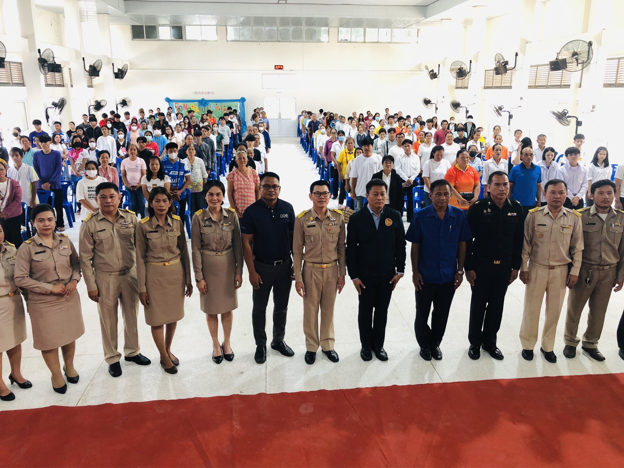 วันที่ 19 เดือน มิถุนายน พ.ศ.2568 นายธรรมนูญ แก้วเพ็ชร ผู้อำนวยการศูนย์ส่งเสริมการเรียนรู้ระดับอำเภอประทาย นำบุคลากร สกร.ระดับอำเภอประทาย ดำเนินการจัดกิจกรรมโครงการส่งเสริมการจัดการเรียนรู้และพัฒนา ศักยภาพผู้เรียน นักศึกษาสกร.ระดับอำเภอประทาย ประจำภาคเรียนที่ 1 ปีการศึกษา 2568 โดยมีนายสรวิศ เหล่านิล นายอำเภอประทาย ให้เกียรติเป็นประธานในพิธีเปิดโครงการ ให้โอวาทกับนักศึกษา สกร.ระดับอำเภอประทาย ณ หอประชุมอำเภอประทาย จังหวัดนครราชสีมา